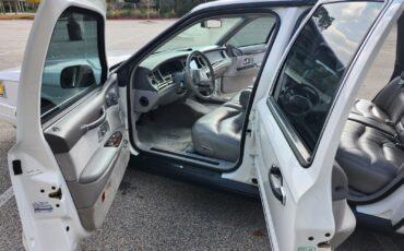 Lincoln-Town-Car-1996-Sedan-7