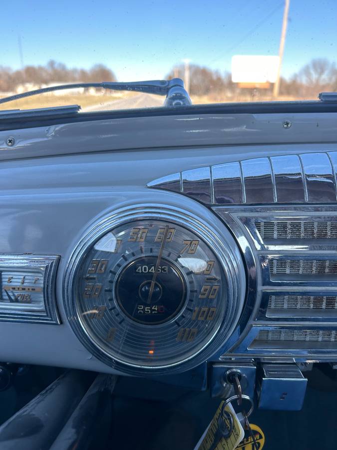 Lincoln-club-coupe-1947-14