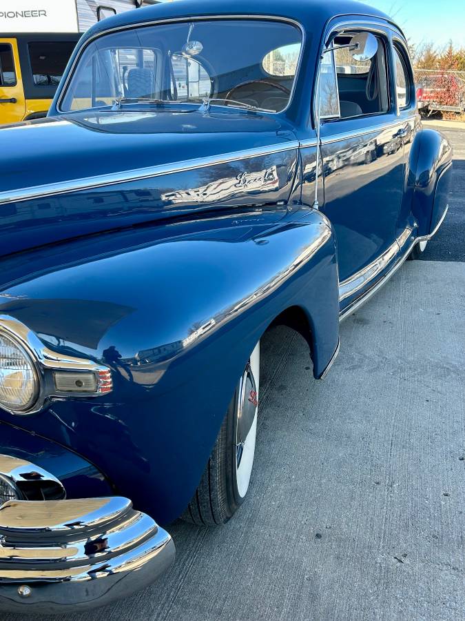 Lincoln-club-coupe-1947-16