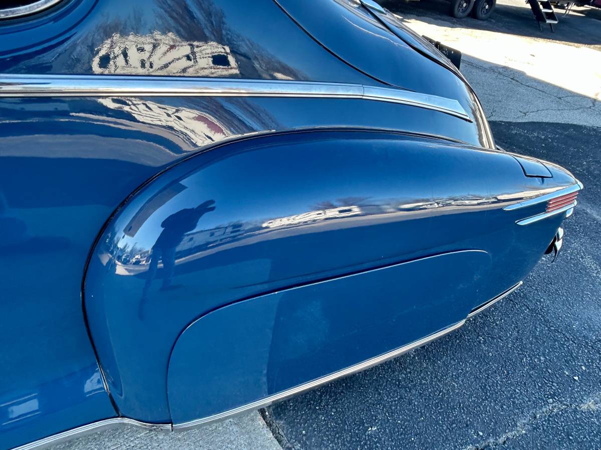 Lincoln-club-coupe-1947-17