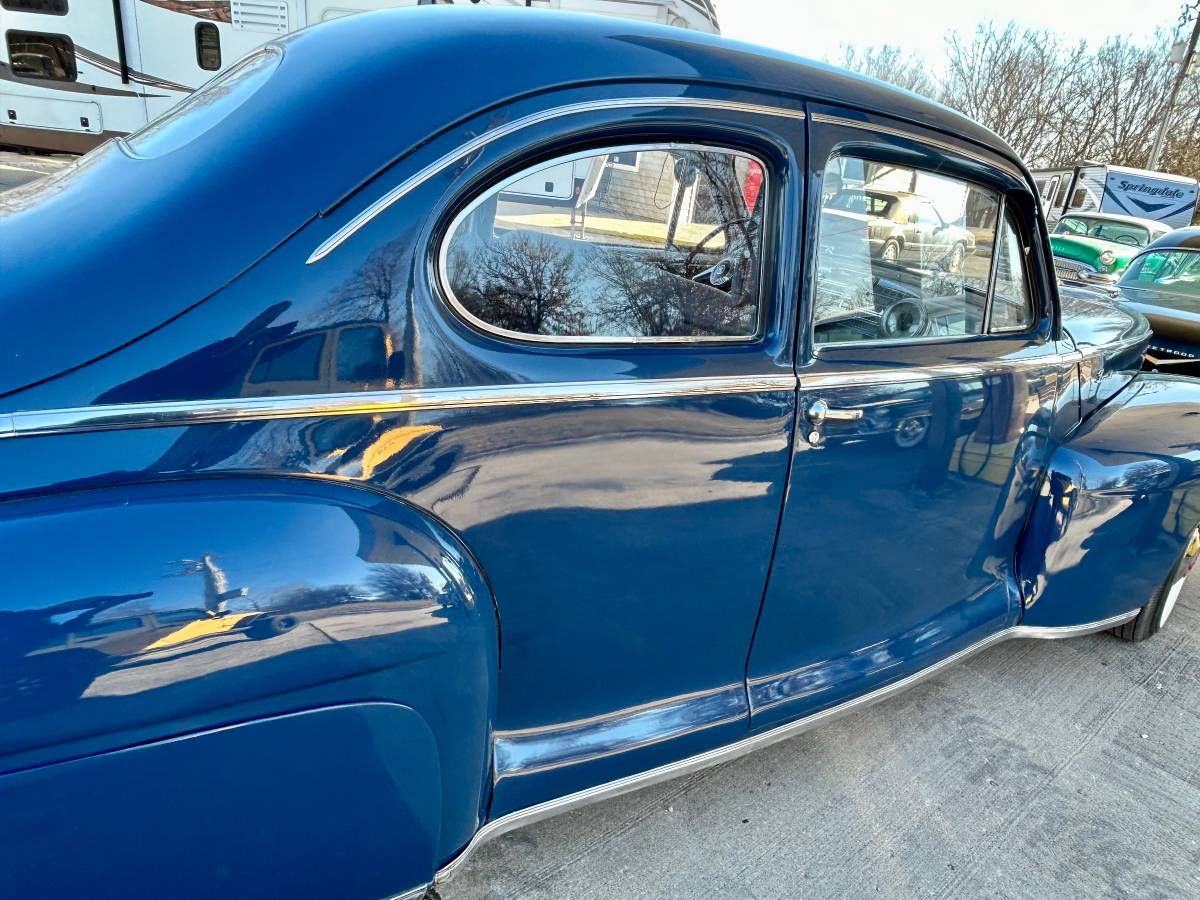 Lincoln-club-coupe-1947-18