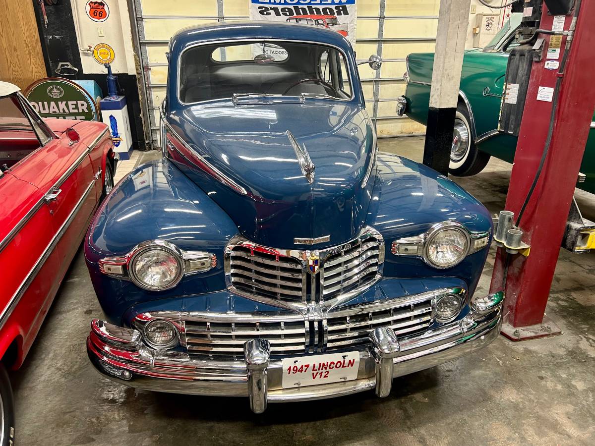 Lincoln-club-coupe-1947-21