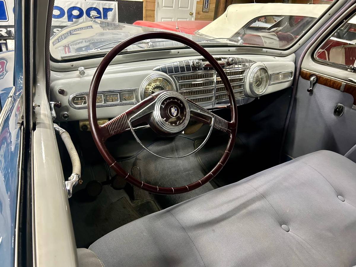 Lincoln-club-coupe-1947-22