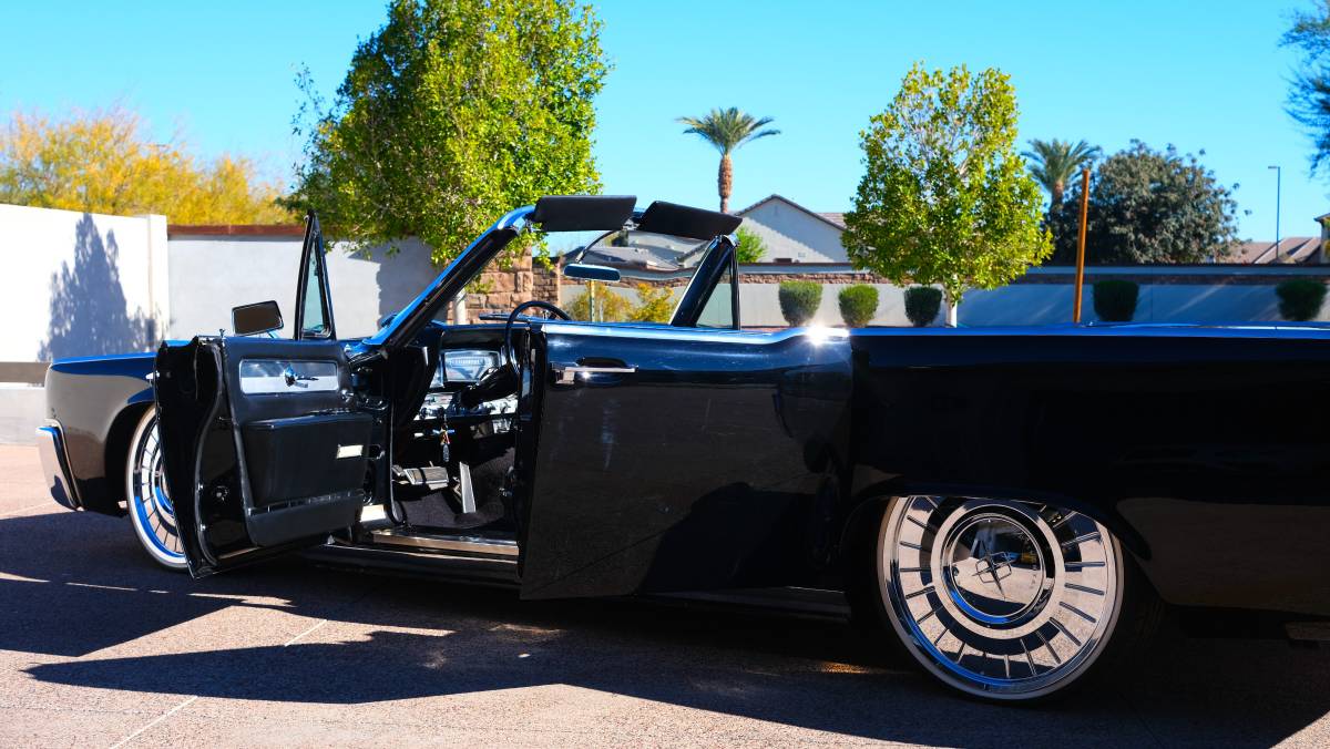 Lincoln-continental-1963-black-10