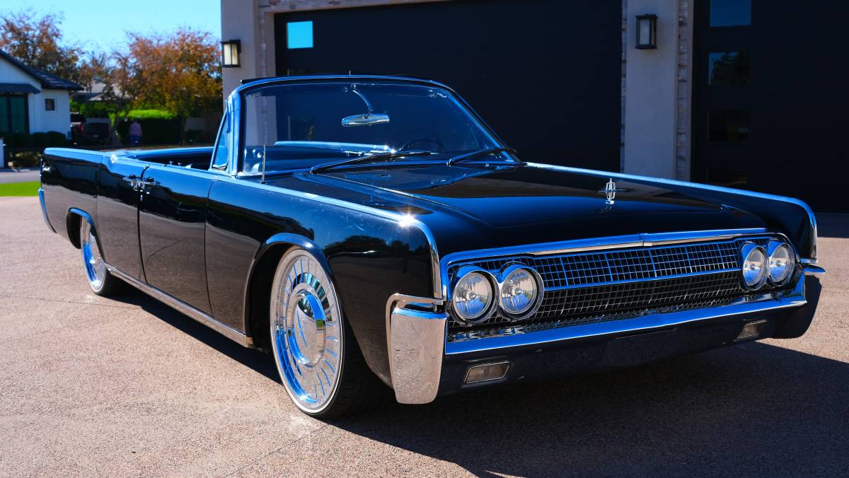 Lincoln-continental-1963-black
