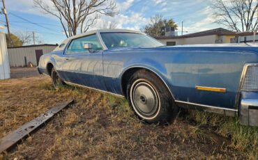 Lincoln-continental-1974-blue-10