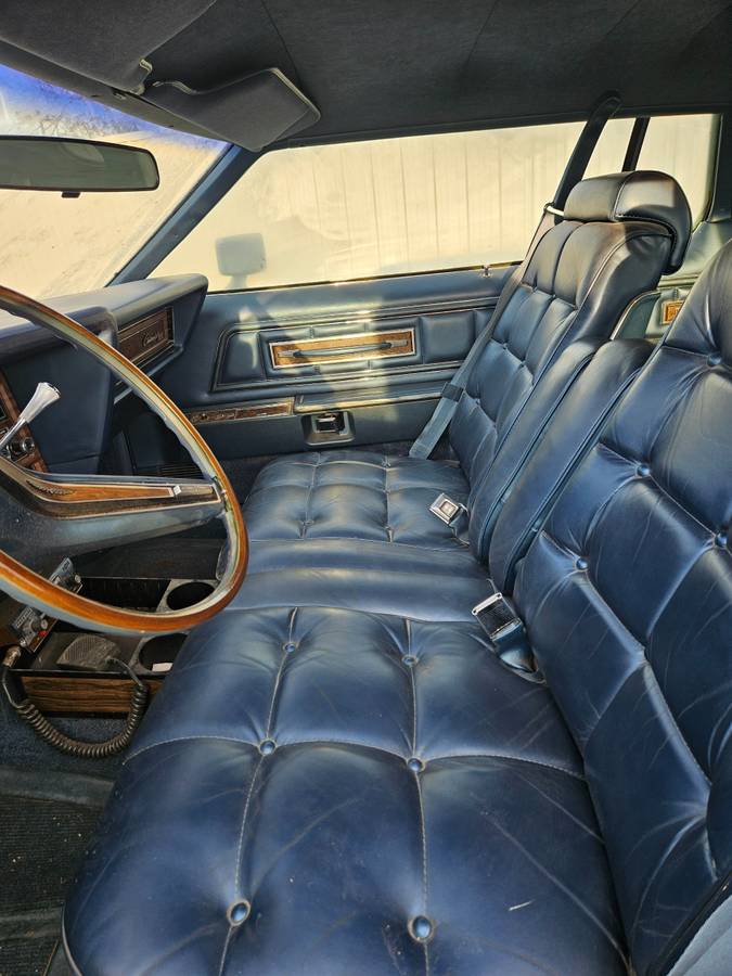 Lincoln-continental-1974-blue-14