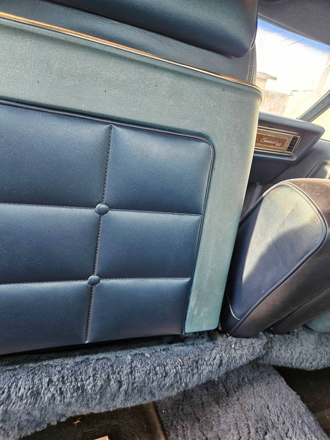 Lincoln-continental-1974-blue-16