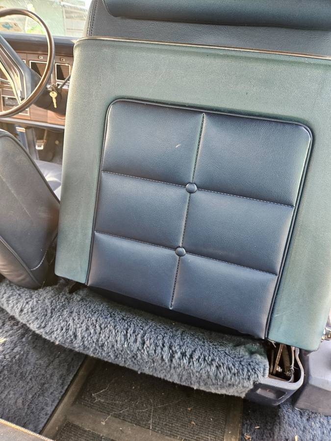 Lincoln-continental-1974-blue-17