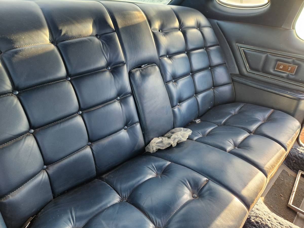 Lincoln-continental-1974-blue-20