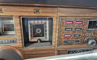 Lincoln-continental-1974-blue-9