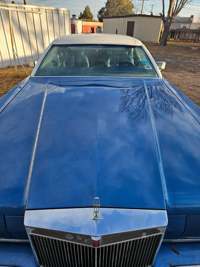 Lincoln-continental-1974-blue