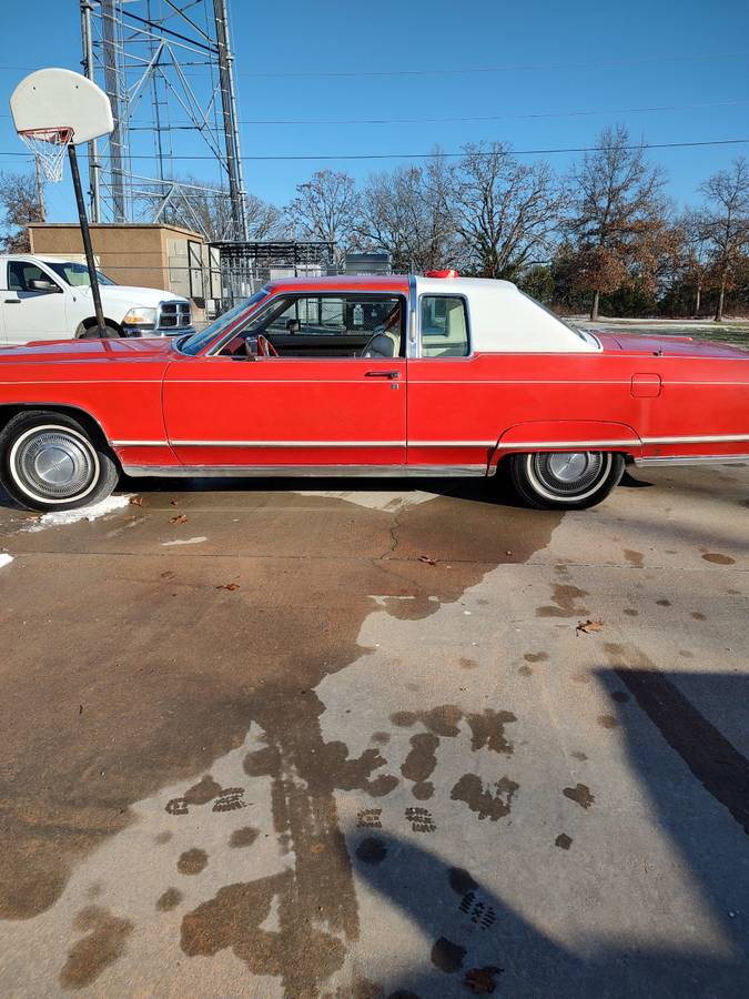 Lincoln-continental-1975-red-1