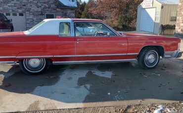 Lincoln-continental-1975-red-10