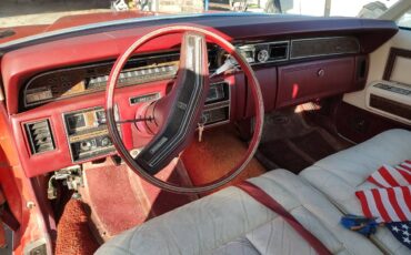 Lincoln-continental-1975-red-2