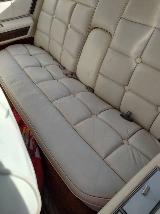 Lincoln-continental-1975-red-4