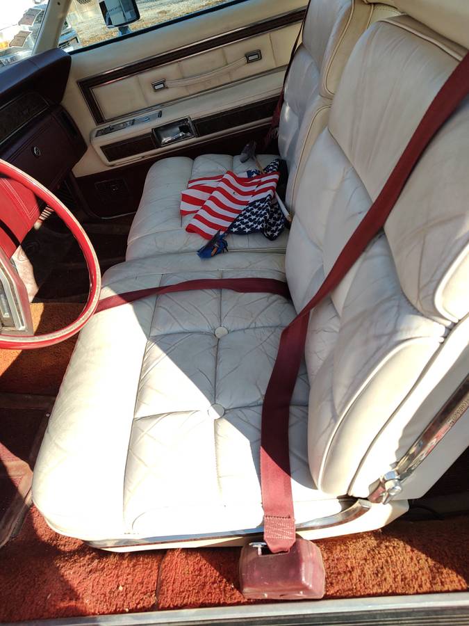 Lincoln-continental-1975-red-5