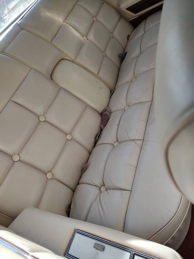 Lincoln-continental-1975-red-7