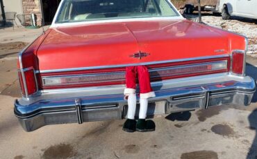 Lincoln-continental-1975-red-9