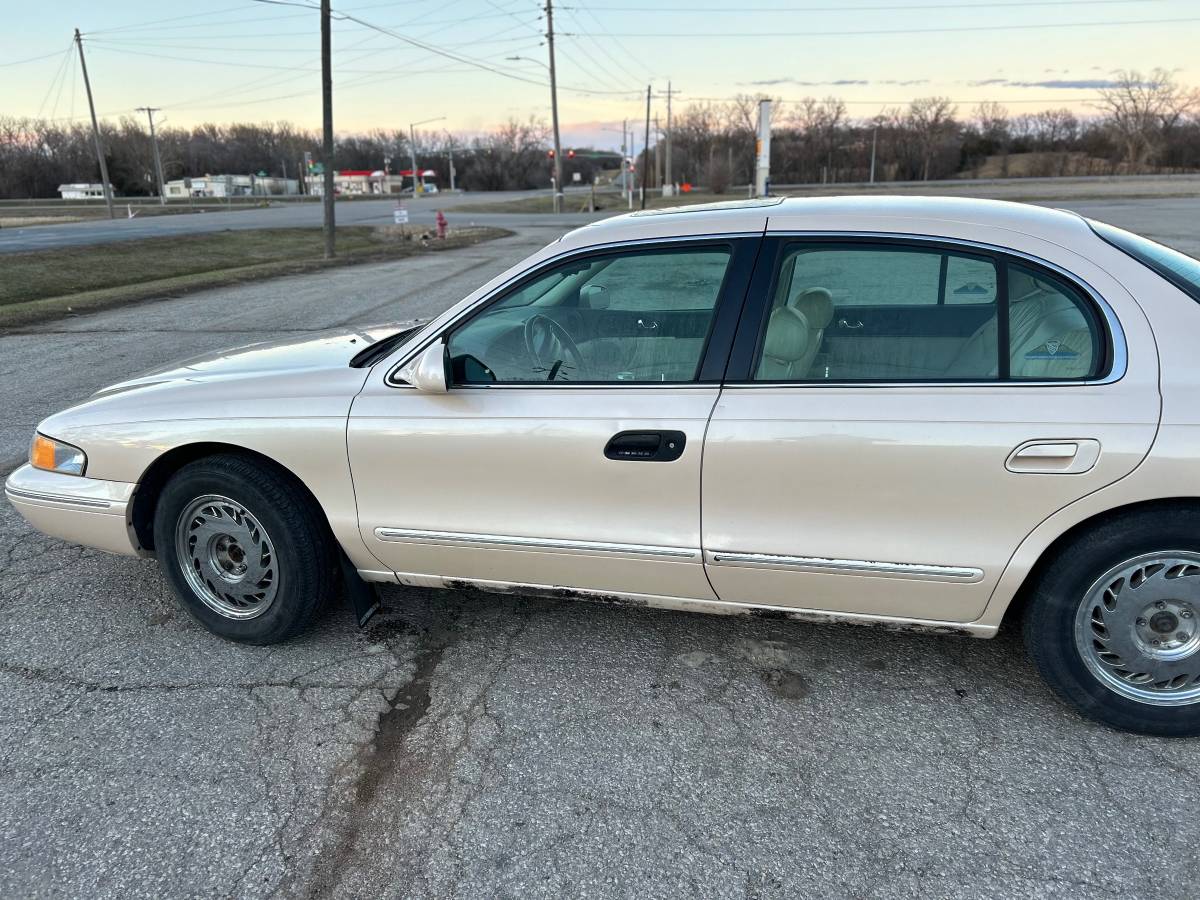 Lincoln-continental-1995-white-5