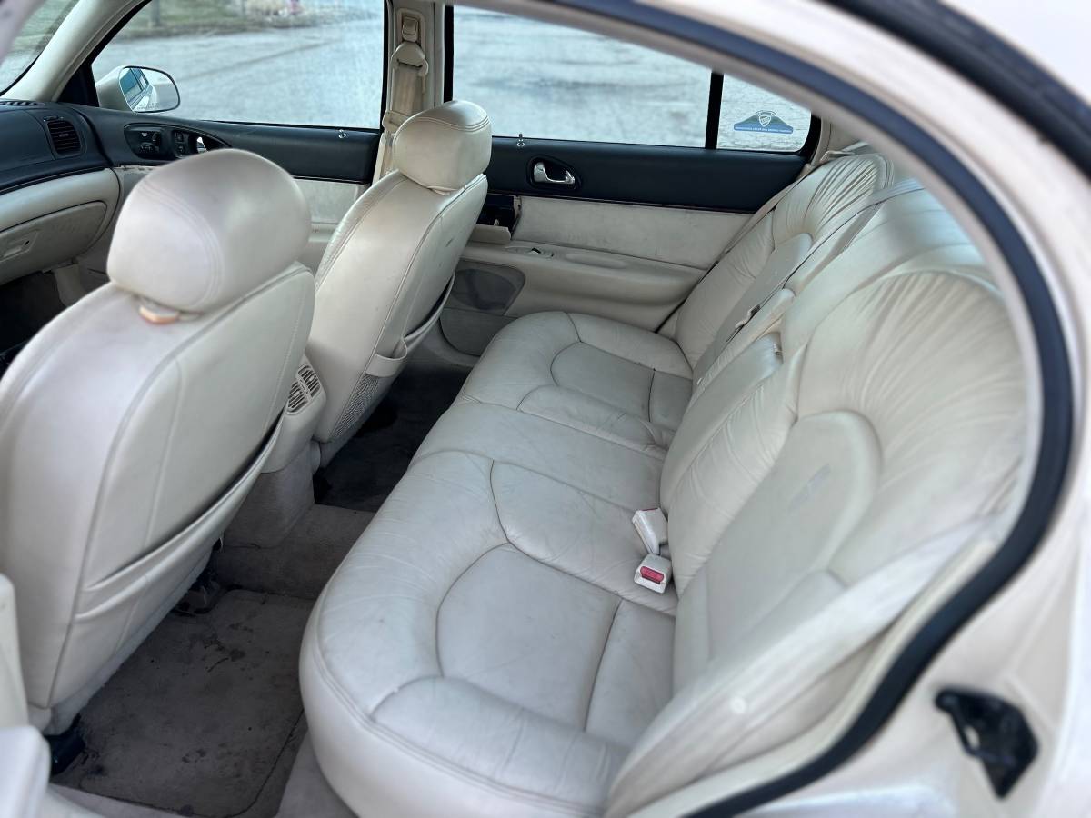 Lincoln-continental-1995-white-7