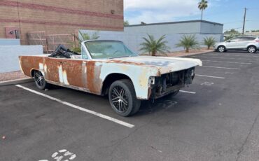 Lincoln-continental-convertible-1965-1