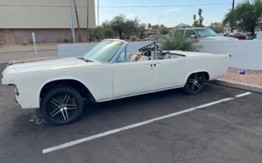 Lincoln-continental-convertible-1965