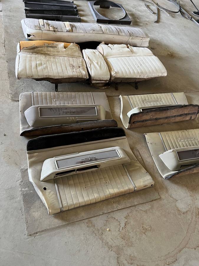 Lincoln-continental-convertible-1965-4