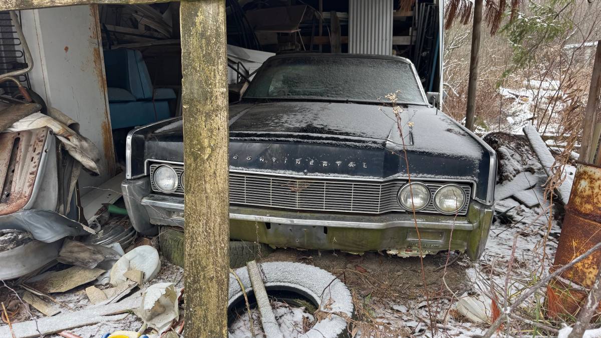 Lincoln-continental-convertible-1967-5