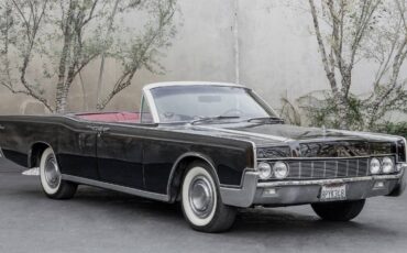 Lincoln-continental-convertible-1967-7