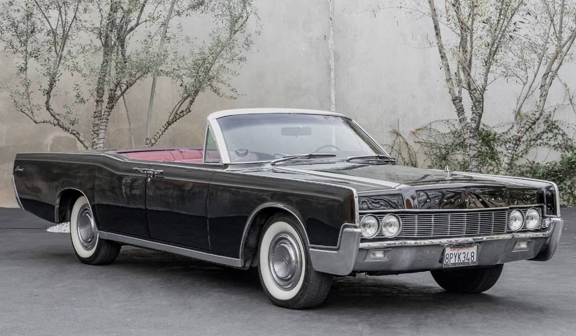 Lincoln-continental-convertible-1967-7