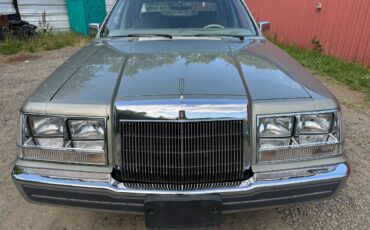 Lincoln-continental-diesel-1984-green-2