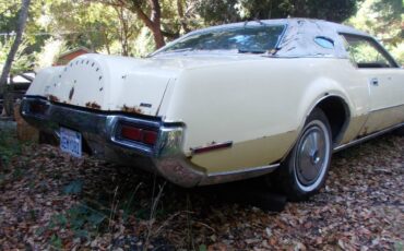 Lincoln-continental-mark-1v-1972-yellow-3