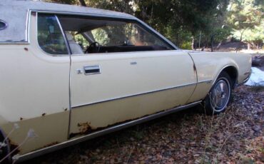 Lincoln-continental-mark-1v-1972-yellow-5