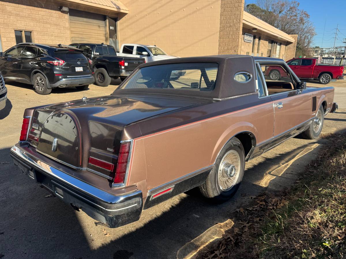 Lincoln-continental-mark-vi-1982-brown-6