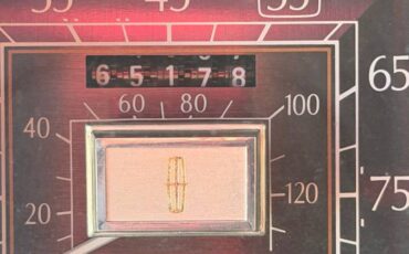 Lincoln-continental-mark-vi-1983-2