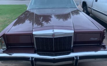 Lincoln-continental-mark-vi-1983-3