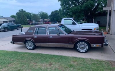 Lincoln continental mark vi 1983