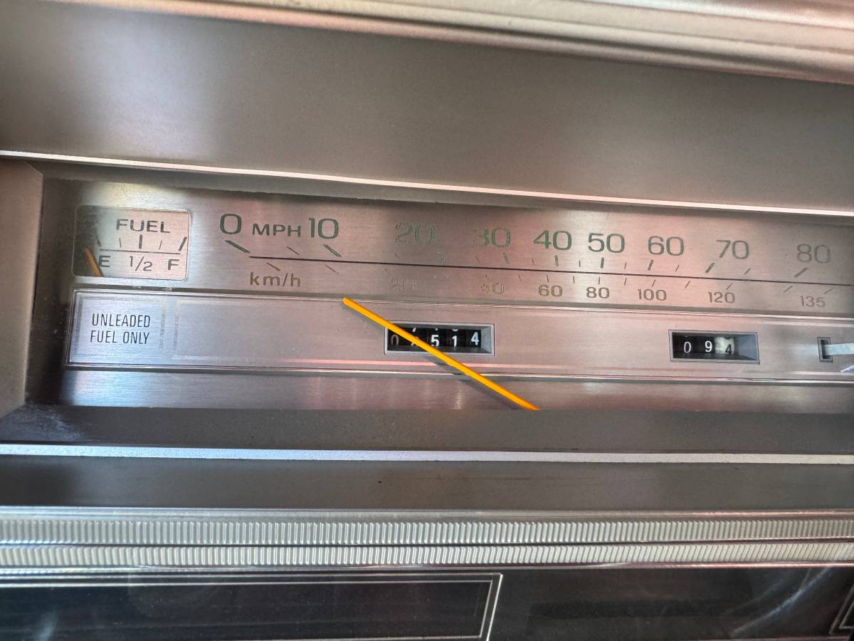 Lincoln-continental-town-coupe-2-door-1978-silver-10