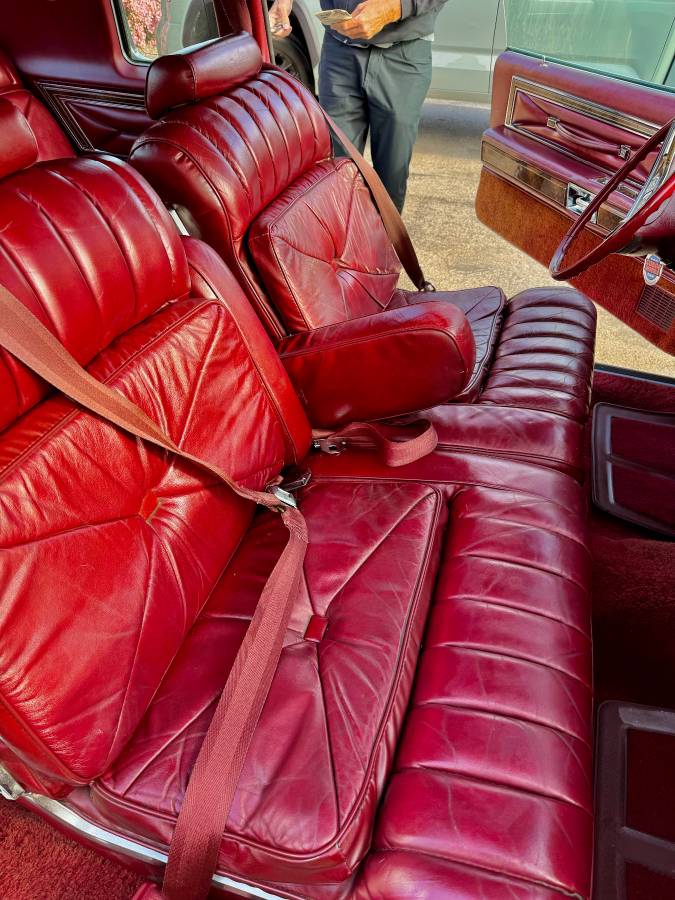 Lincoln-continental-town-coupe-2-door-1978-silver-11