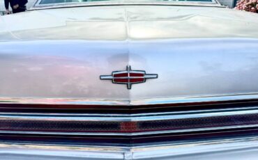 Lincoln-continental-town-coupe-2-door-1978-silver-3