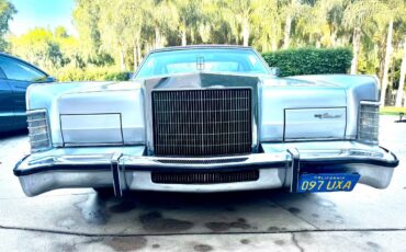 Lincoln-continental-town-coupe-2-door-1978-silver
