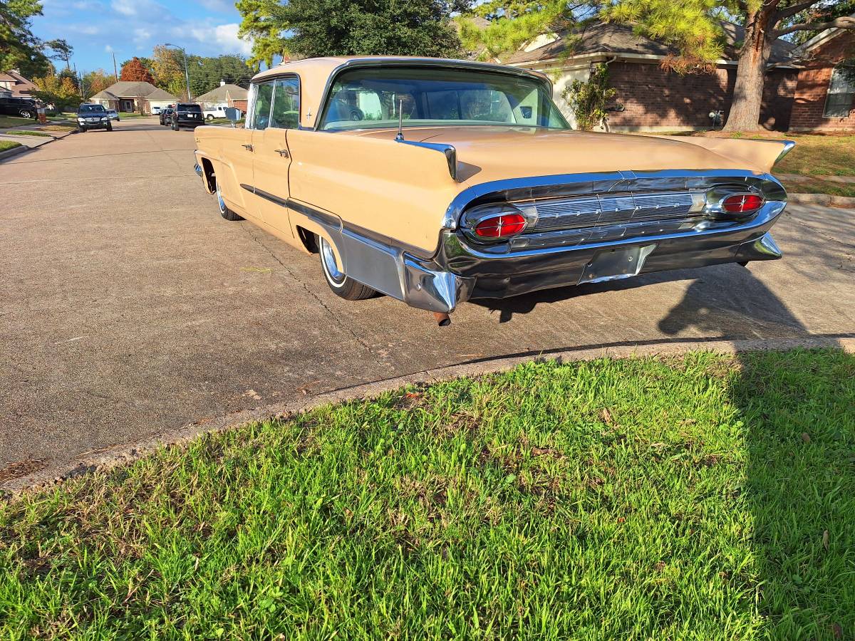 Lincoln-premiere-1959-7