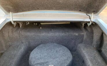 Lincoln-town-car-1989-silver-26