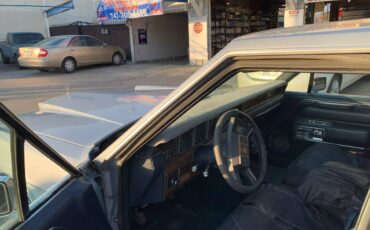 Lincoln-town-car-1989-silver-4