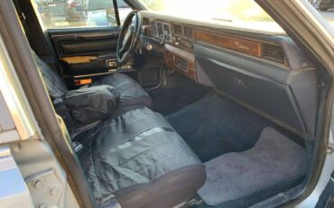 Lincoln-town-car-1989-silver-42