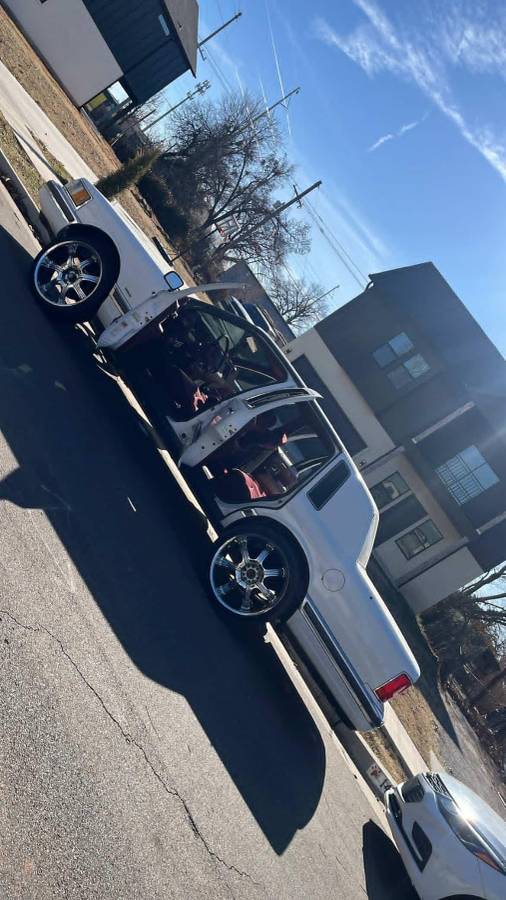 Lincoln-town-car-1991-white-1