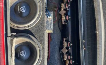 Lincoln-town-car-1991-white-8