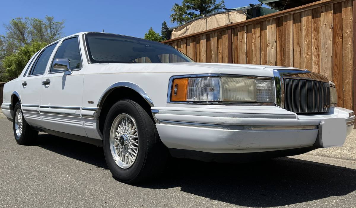 Lincoln-town-car-1992-1