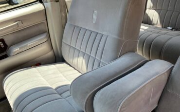 Lincoln-town-car-1992-10
